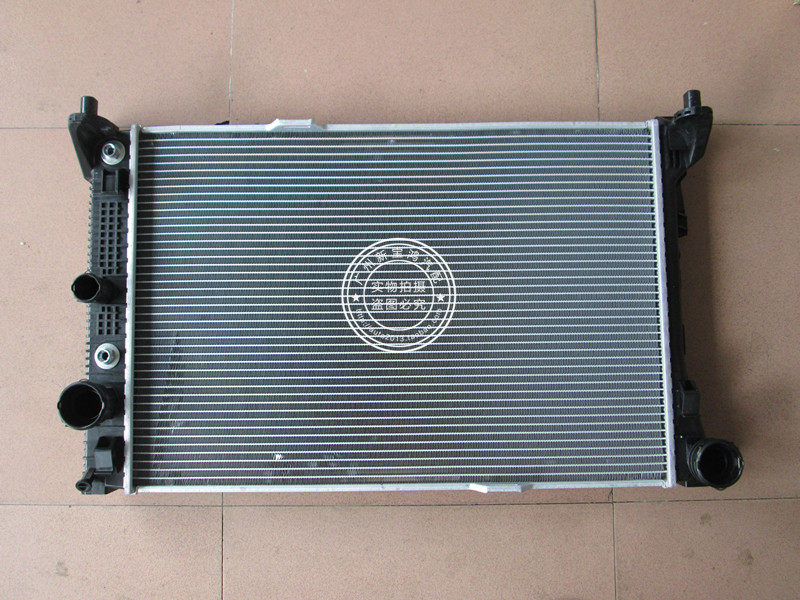 适用奔驰C级W204 C280 C300C180 C200C260水箱 散热器 散热网