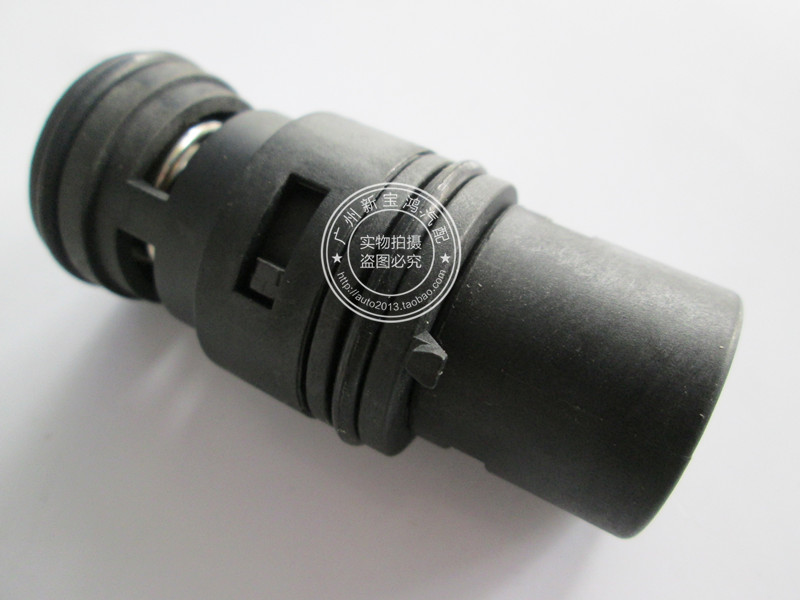 适用宝马X3 X5 E46 E53 E83 318I 320I 325I 节温器 水壶感应器