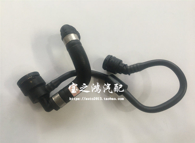 适用奔驰W205副水壶回流管C180 C200 C260水箱回水管C300排气软管
