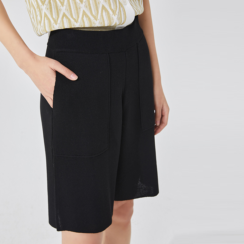 休闲百搭松紧腰针织短裤