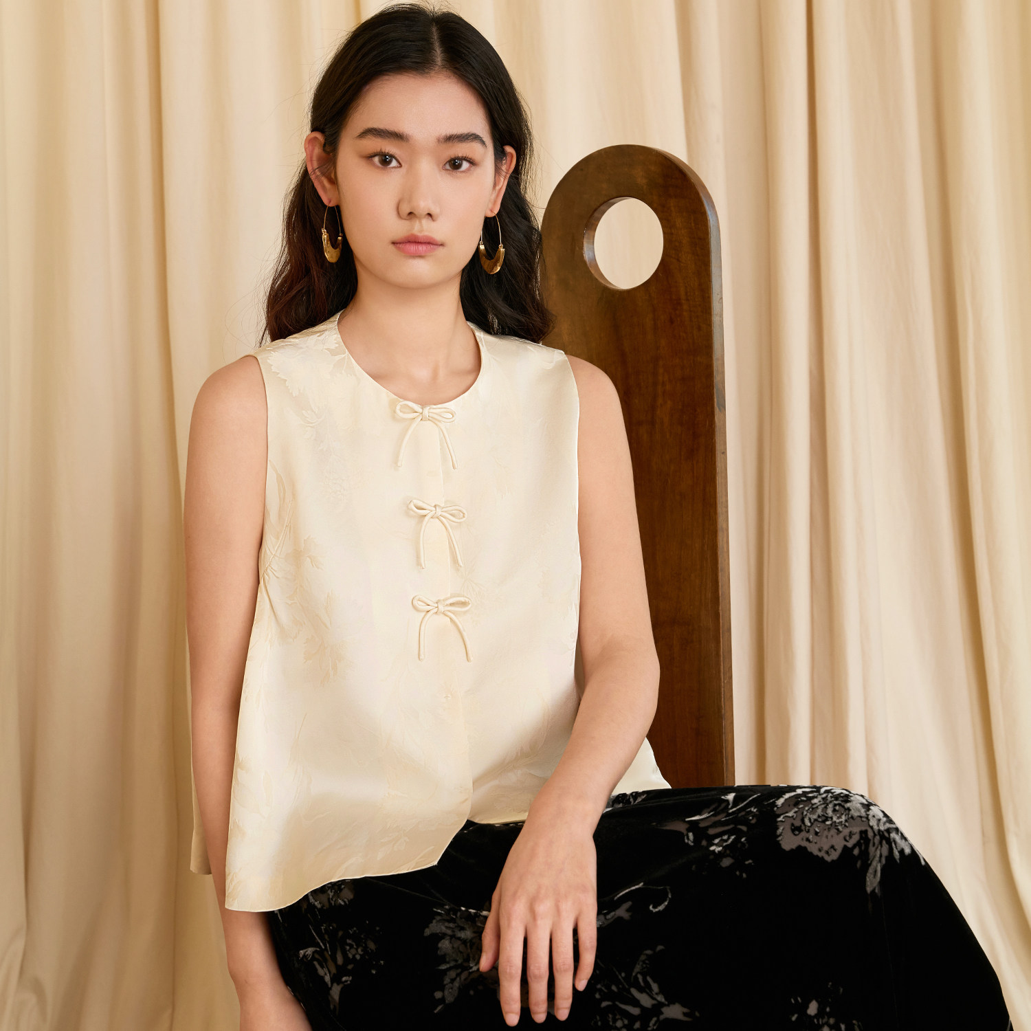 如意连云【素绾】夏新款对襟抽褶蝴蝶结马甲女新中式国风坎肩上衣