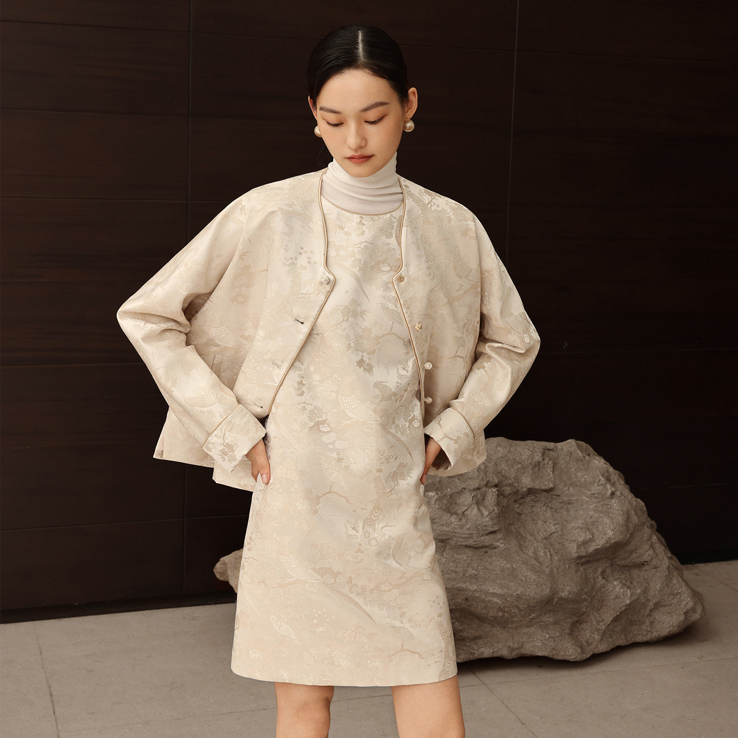 如意连云【渝栩】秋款连领提花短外套女新中式国风翻袖口盘扣上衣,女装/女士精品,短外套,淘宝优惠券,粉丝福利购,淘宝优惠卷