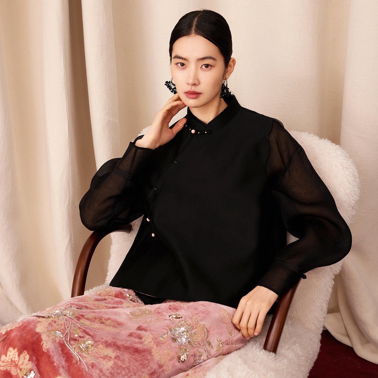 如意连云【洵皖】新年款真丝羊毛马甲女新中式波浪摆玉石盘扣坎肩