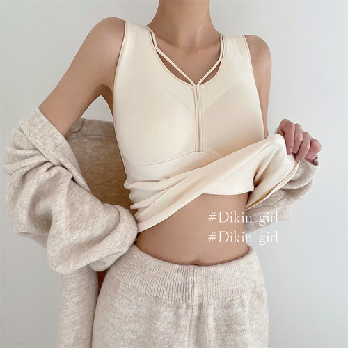 跟着买就对！被这带胸垫背心热哭