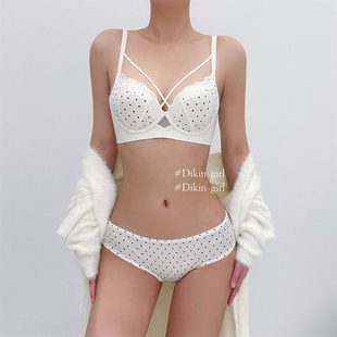 红色蕾丝内衣缎面聚拢性感女士胸罩无钢圈文胸套装 2026年新款 爆款