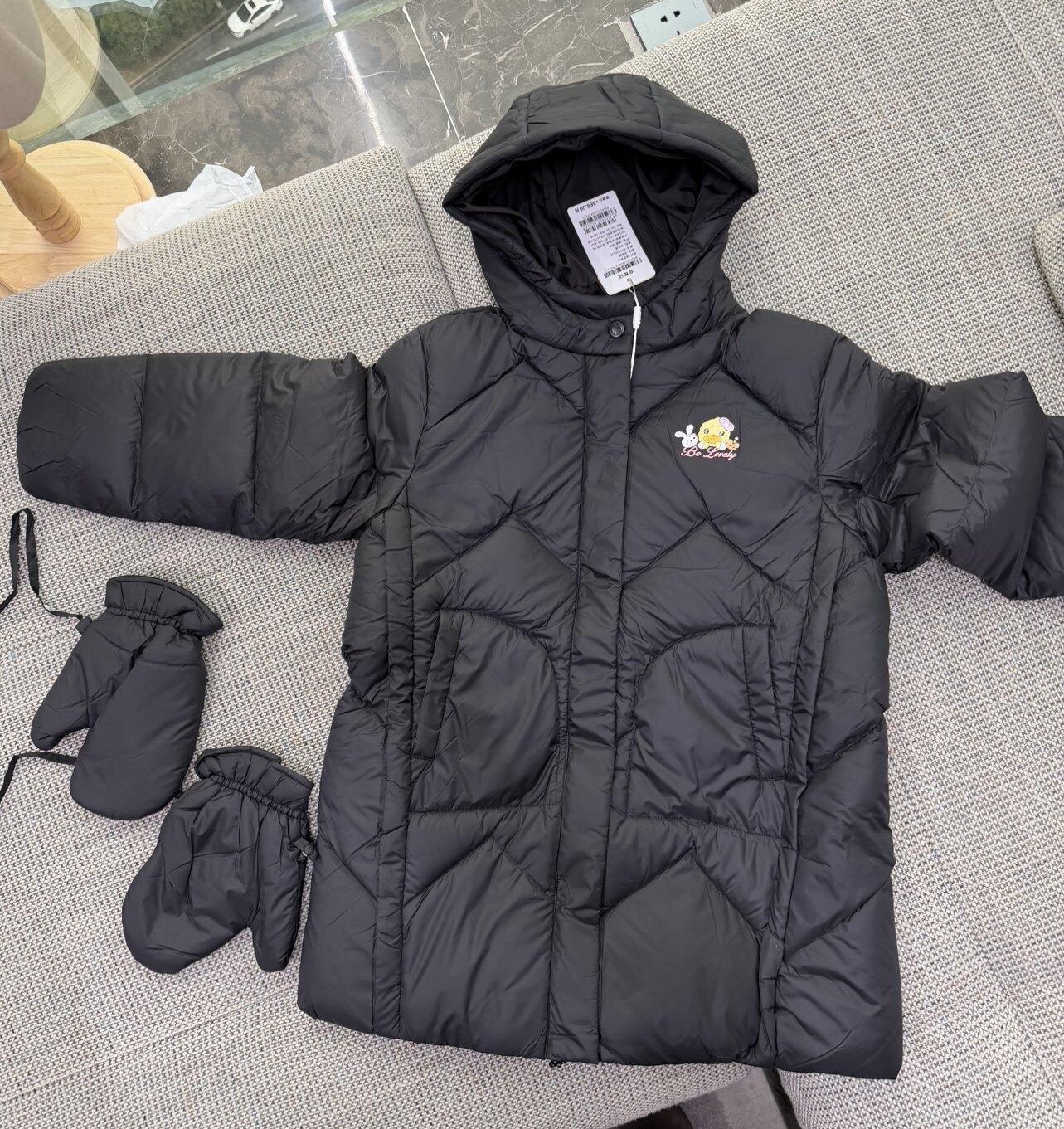 小黄鸭女童黑色羽绒服冬加厚保暖外套童装长款鸭绒带手套5616528