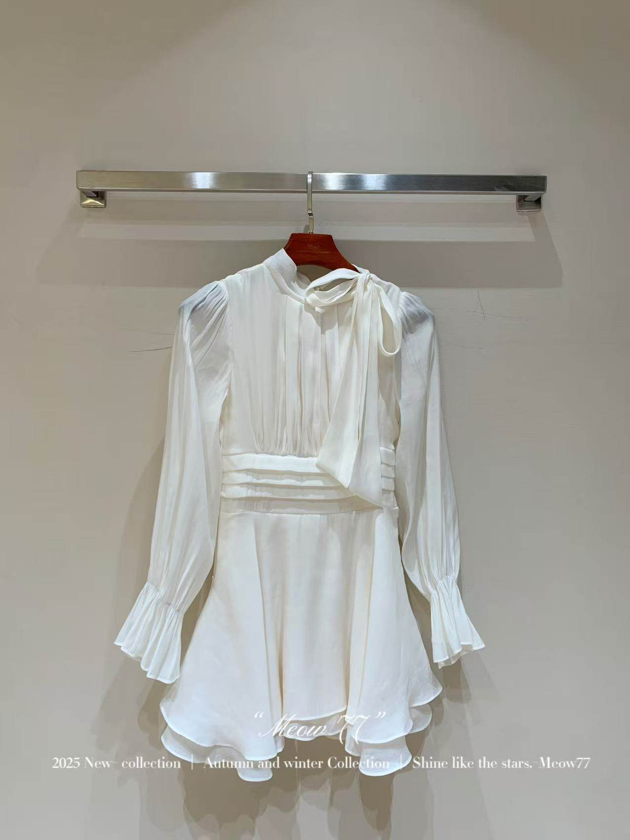 2025精品女装韩系甜美挂脖系带高腰收腰显瘦加绒天丝连衣裙短裙仙