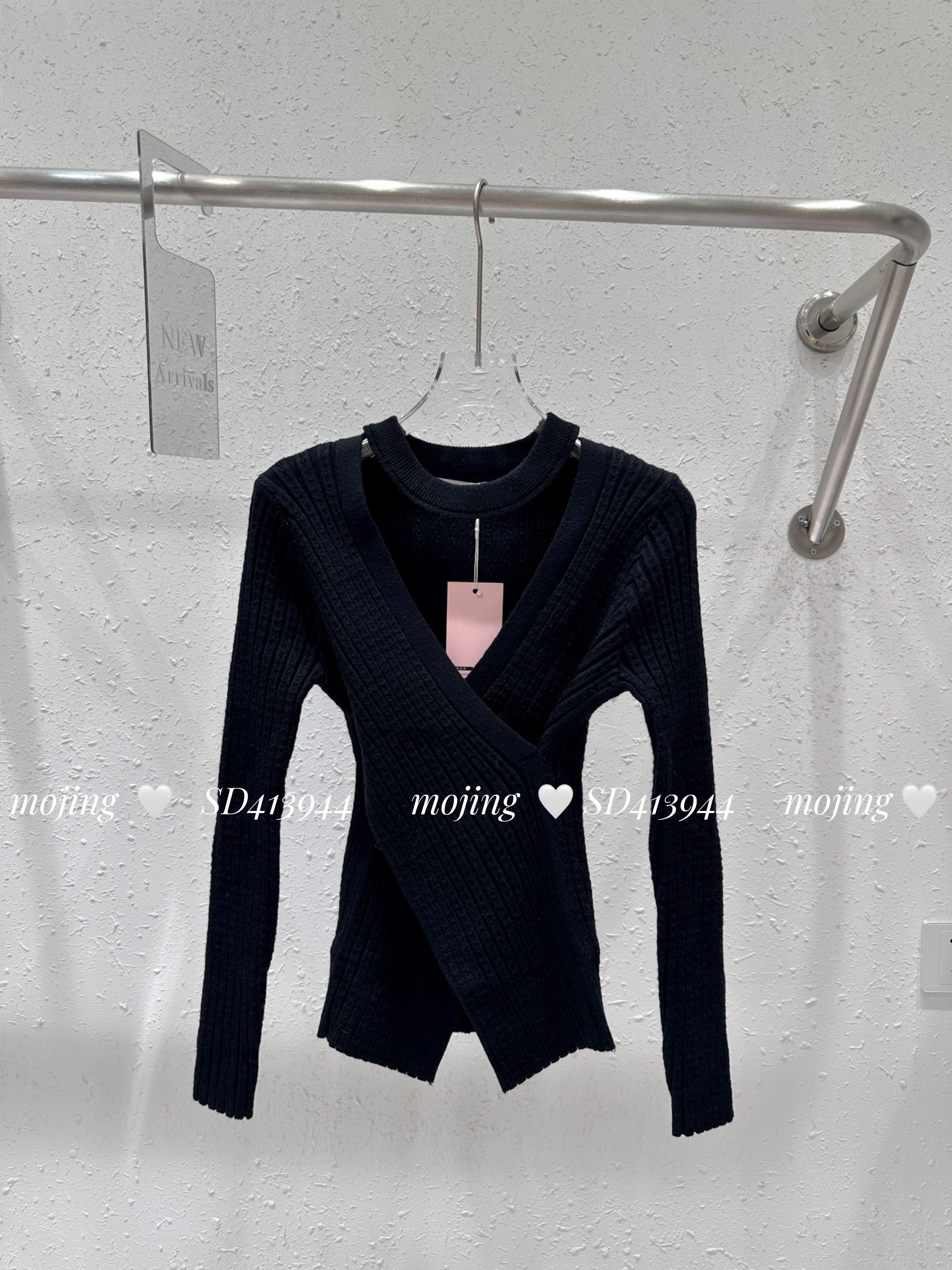 2025精品女装秋冬韩系气质V领交叉挂脖针织打底衫修身显瘦百搭