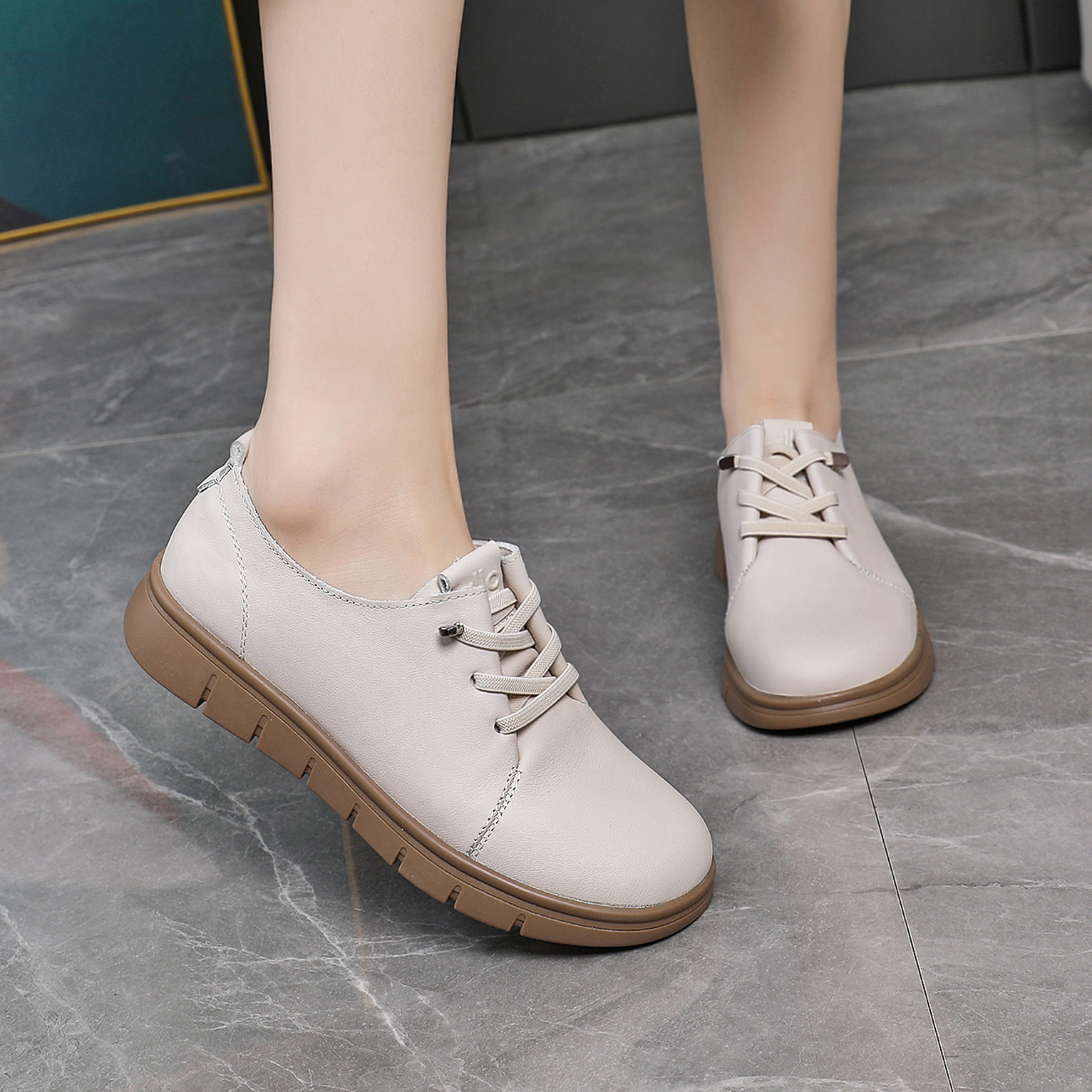 夏发真皮女鞋2026新款春季平底工作鞋软底皮鞋头层牛皮妈妈鞋单鞋