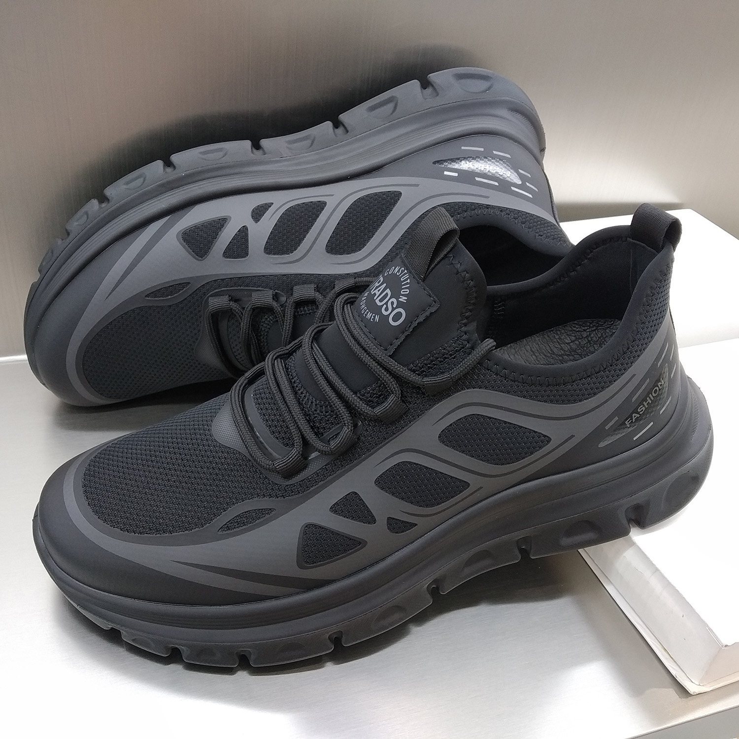 夏发男鞋45特大码2024秋季46透气47软底休闲运动男士厚底跑步单鞋