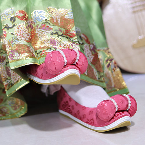 江南朱记平底内增高登云履