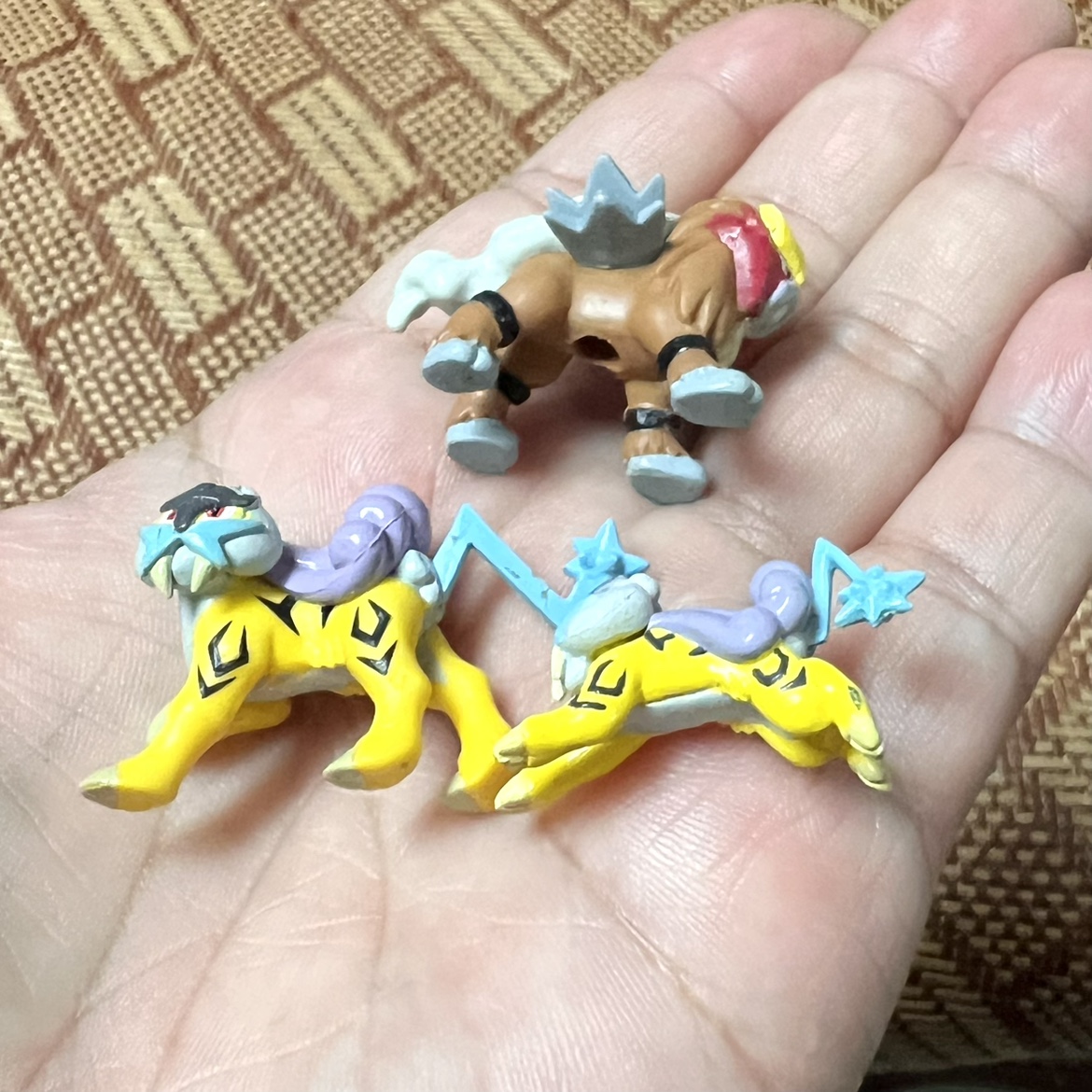 神奇宝贝宠物小精灵口袋怪兽小号非常小食玩雷公炎帝公仔