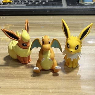 神奇宝贝宠物小精灵口袋怪硬体公仔雷精灵火伊布快龙雷伊布火精灵