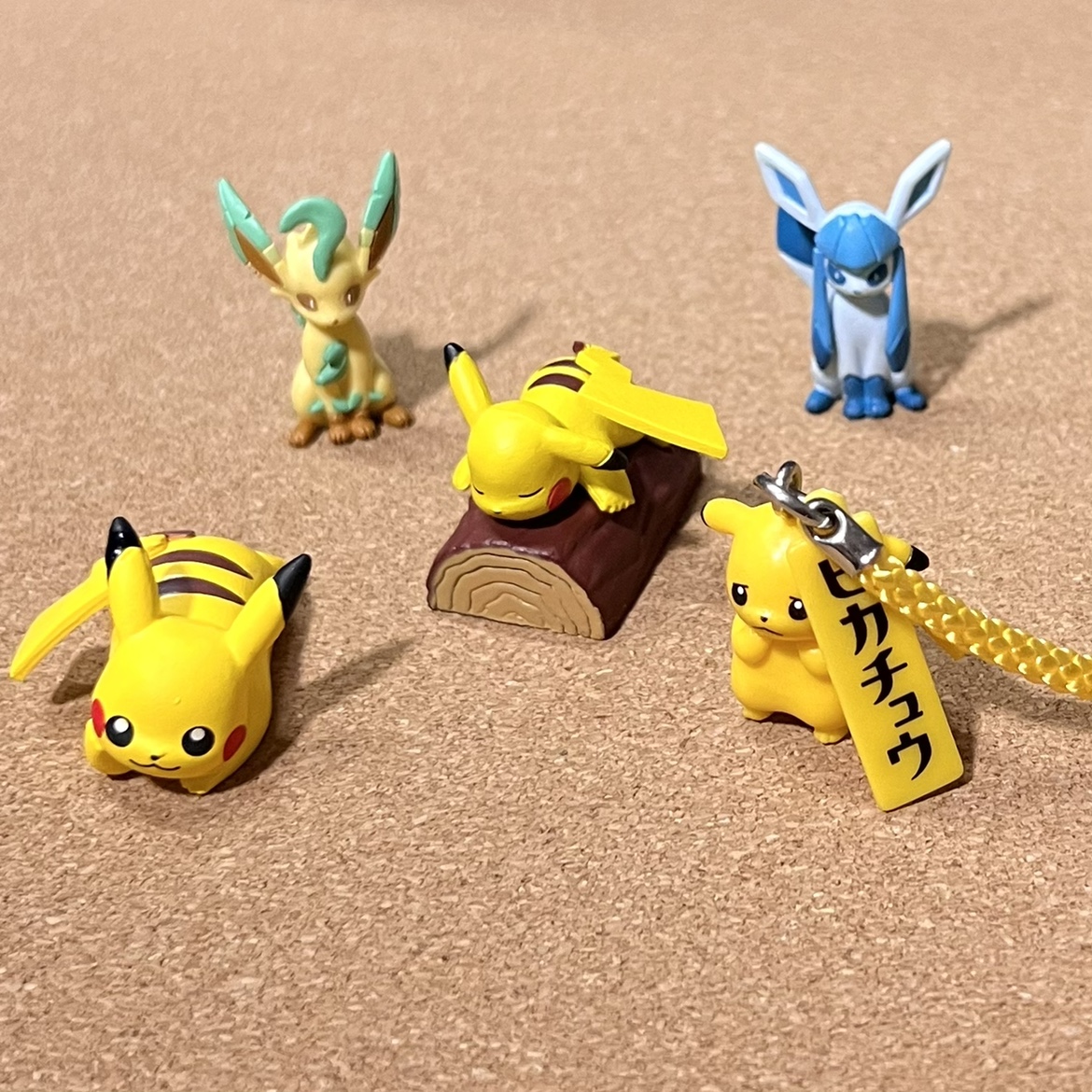 神奇宝贝宠物小精灵口袋怪物小号公仔皮卡丘叶伊布冰伊布