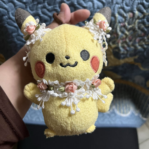 神奇宝贝宠物小精灵口袋妖怪蕾丝花朵毛绒皮卡丘公仔背包挂件