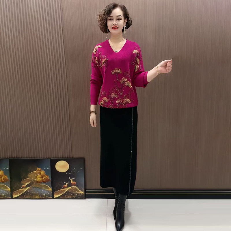 2025秋冬新款休闲时尚松树花织花V领烫钻打底衫长袖针织减龄上衣,女装/女士精品,毛针织衫,淘宝优惠券,粉丝福利购,淘宝优惠卷