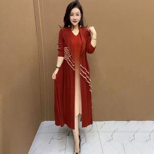 春秋新款气质高端假两件连衣裙中年时尚高弹大码三宅褶皱妈妈长裙