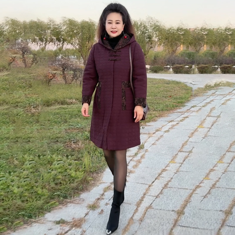 高品质!二棉连帽保暖妈妈风衣女