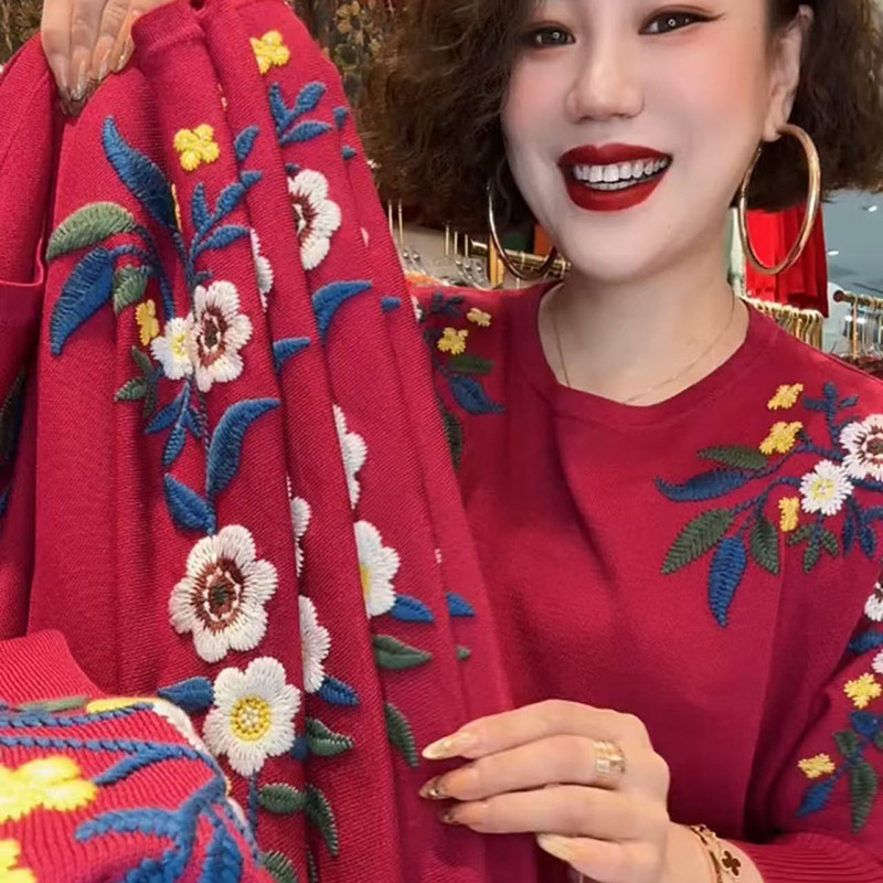 高品质！复古重工刺绣针织打底衫