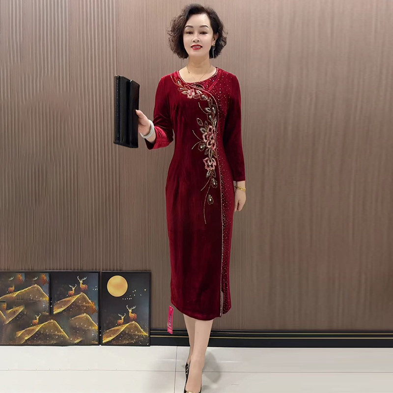 新中式喜婆婆敬酒服丝绒连衣裙