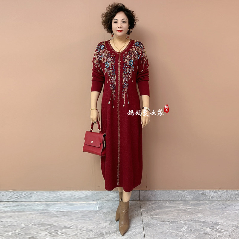 中年妈妈洋气重工烫钻针织连衣裙气质V领时尚长款宽松大码打底裙