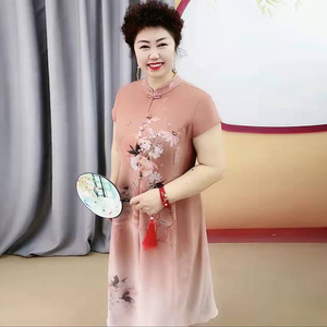 2026夏季妈妈改良旗袍裙中老年重磅真丝刺绣遮肚显瘦中长款连衣裙