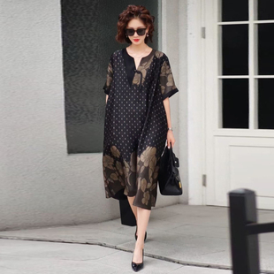 阔太太高端夏季中年妈妈时尚连衣裙宽松大码时尚气质真丝遮肉长裙