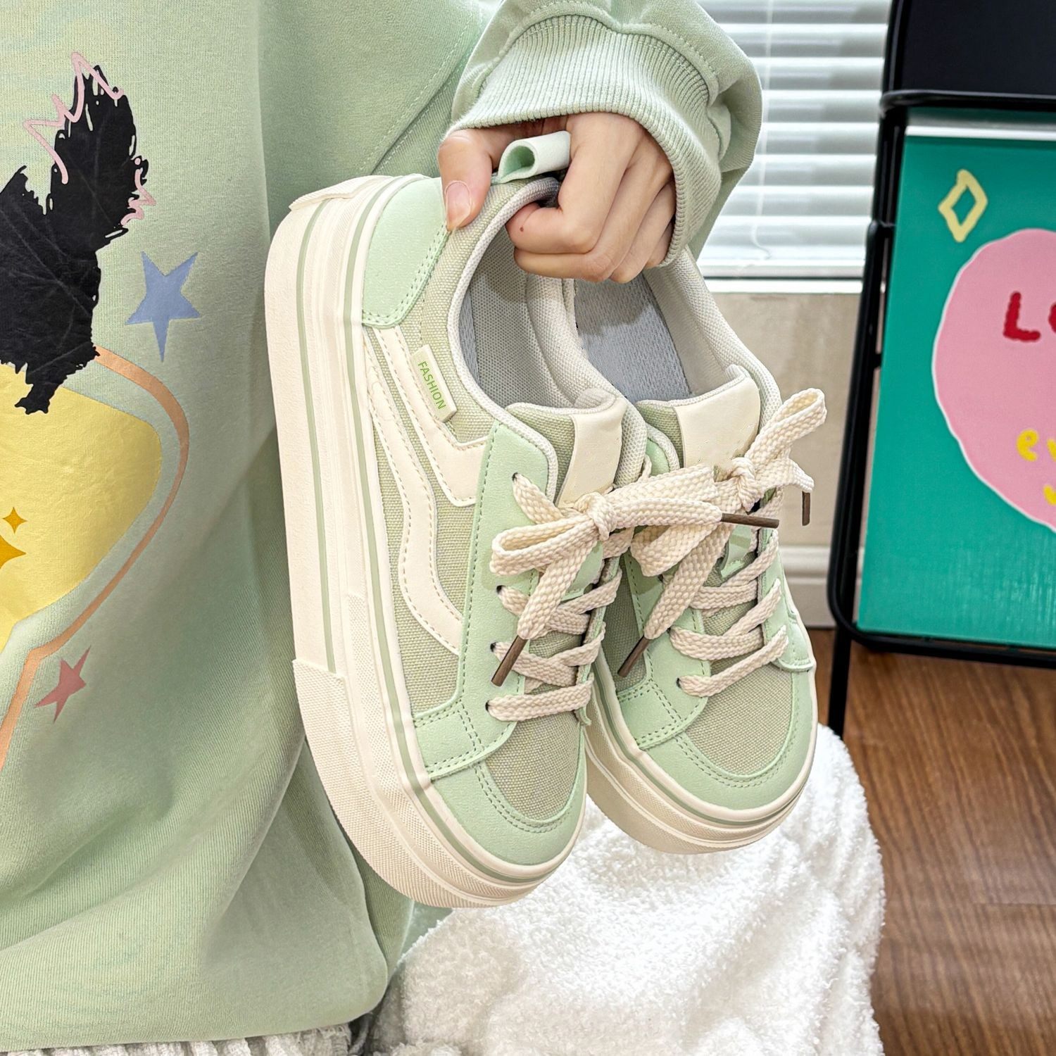 爆款厚底帆布鞋女2026春夏新款百搭休闲校园风超轻高颜值轻便板鞋,淘宝优惠券,粉丝福利购,淘宝优惠卷