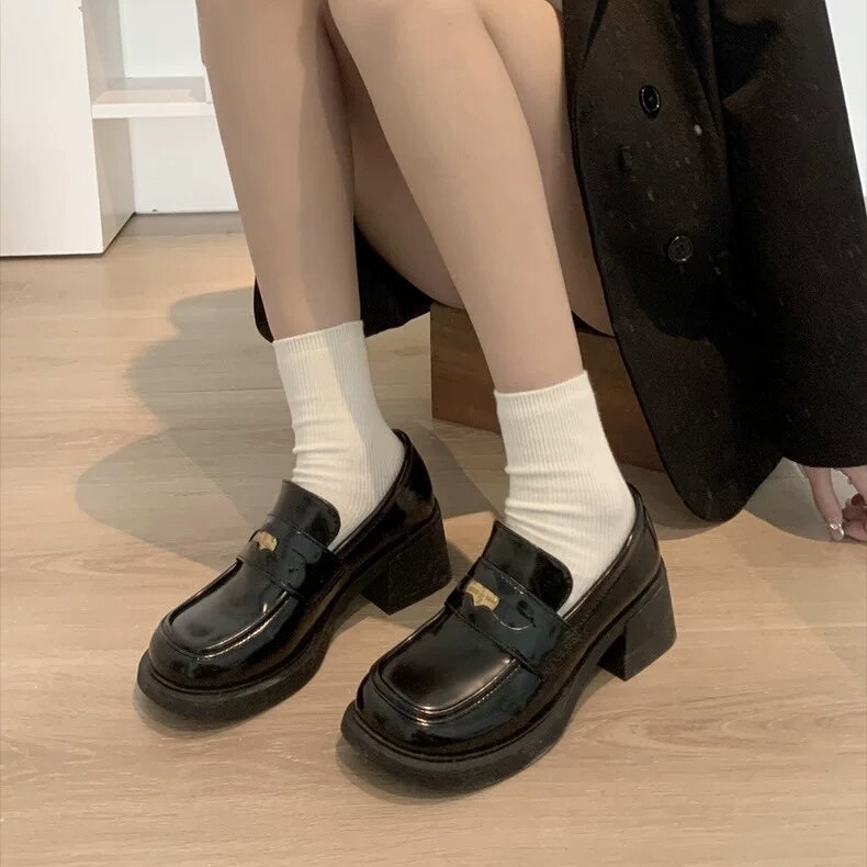 女王范法式乐福鞋女2026新款秋冬棕色小个子增高粗跟英伦小皮鞋