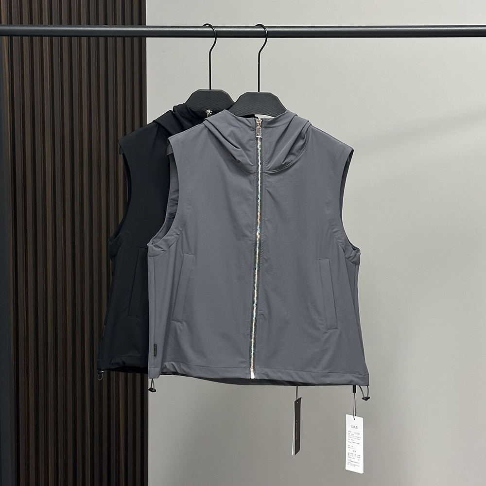 菲玛掂241698连帽马甲2025春新款背心外套百搭休闲无袖坎肩上衣