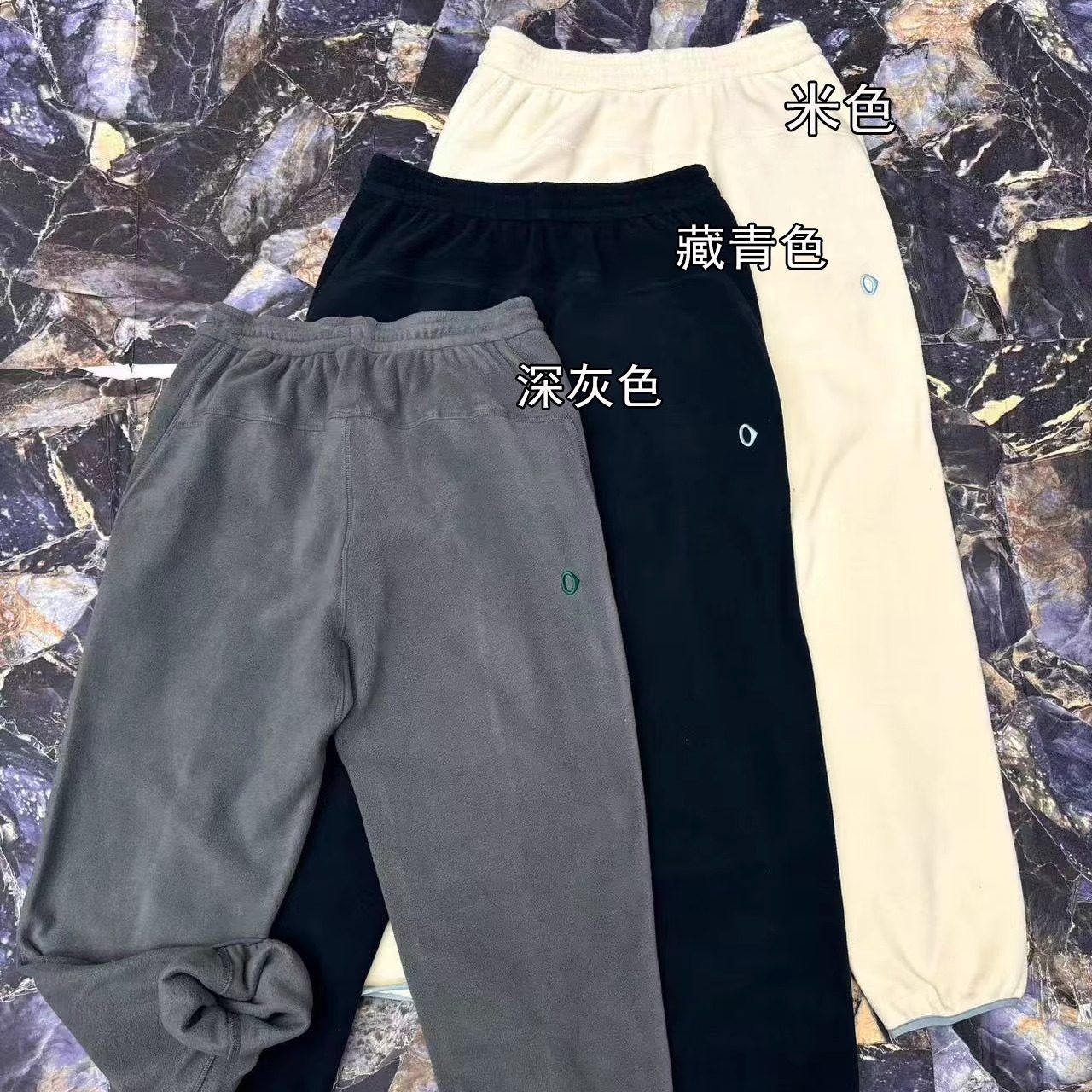 菲玛掂240905加绒裤子2025冬季新款松紧腰保暖加厚刺绣束脚运动裤