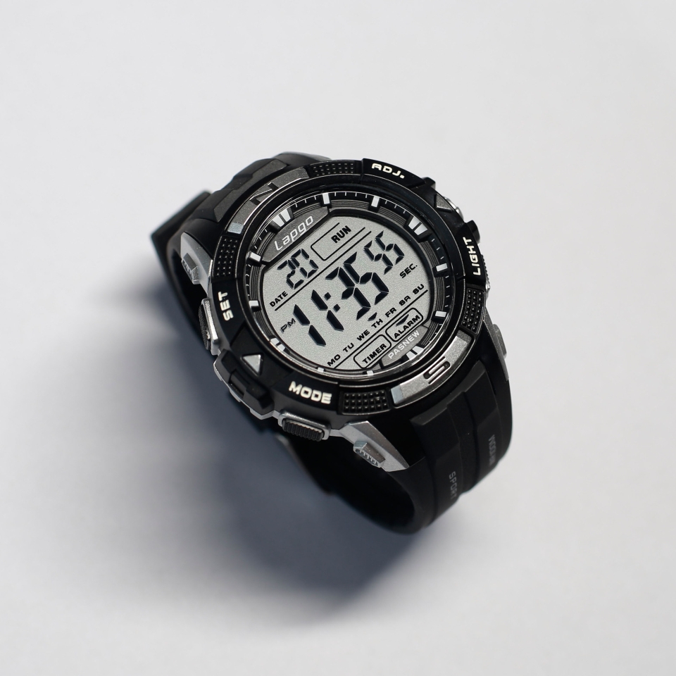 百圣牛Pasnew手表100米超强防水游泳运动男中学生闹铃计时电子表