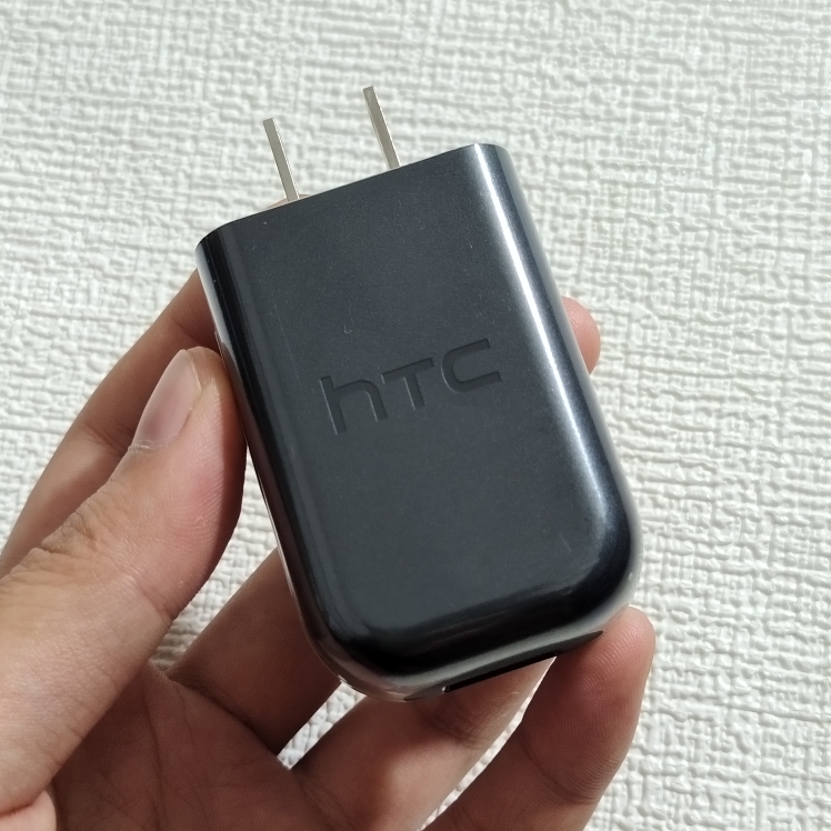 HTC 5V2A USB充电器台版2A带线全新带膜安卓手机充电宝老人机充电