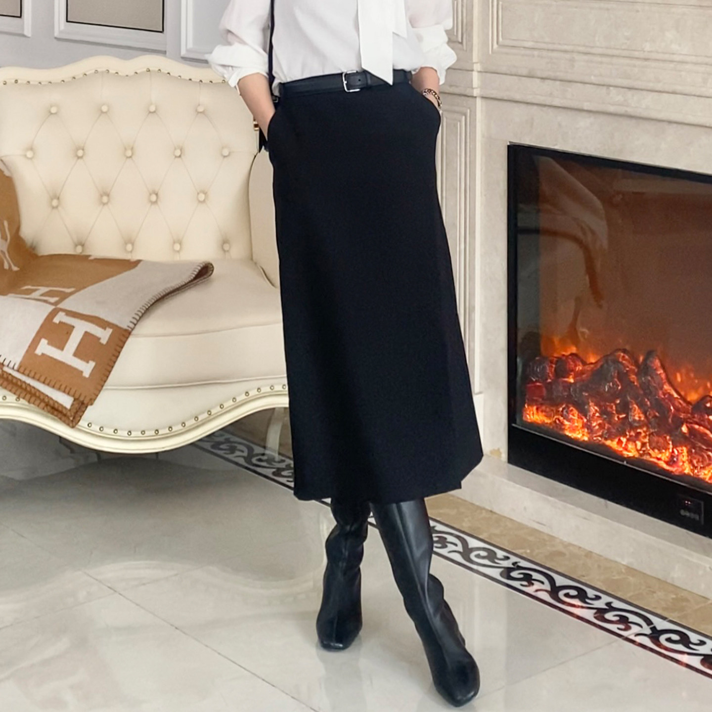 大洪洪【俐落女神】春季款高腰显瘦侧开叉半身裙女通勤黑色直筒裙