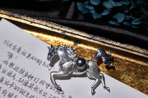 意大利手工马胸针大溪地黑珍珠马到成功