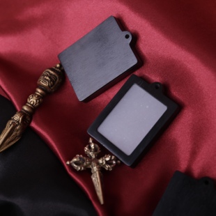 紫檀黑檀随身唐卡壳实木手工嘎乌盒擦擦护符项链车挂吊坠可打开