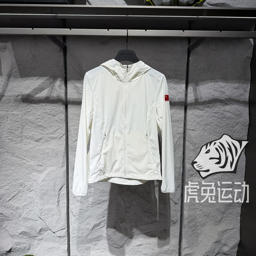 安踏夏季女连帽轻薄冰肤运动外套