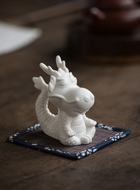 可爱卡通龙摆件陶瓷工艺品十二生肖龙年吉祥萌宠家装造景装饰配件