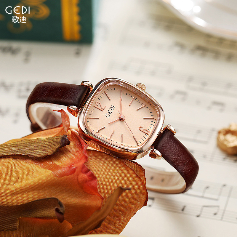 歌迪新款女士简约轻薄小盘抖音爆款学生小众椭圆防水石英皮带手表