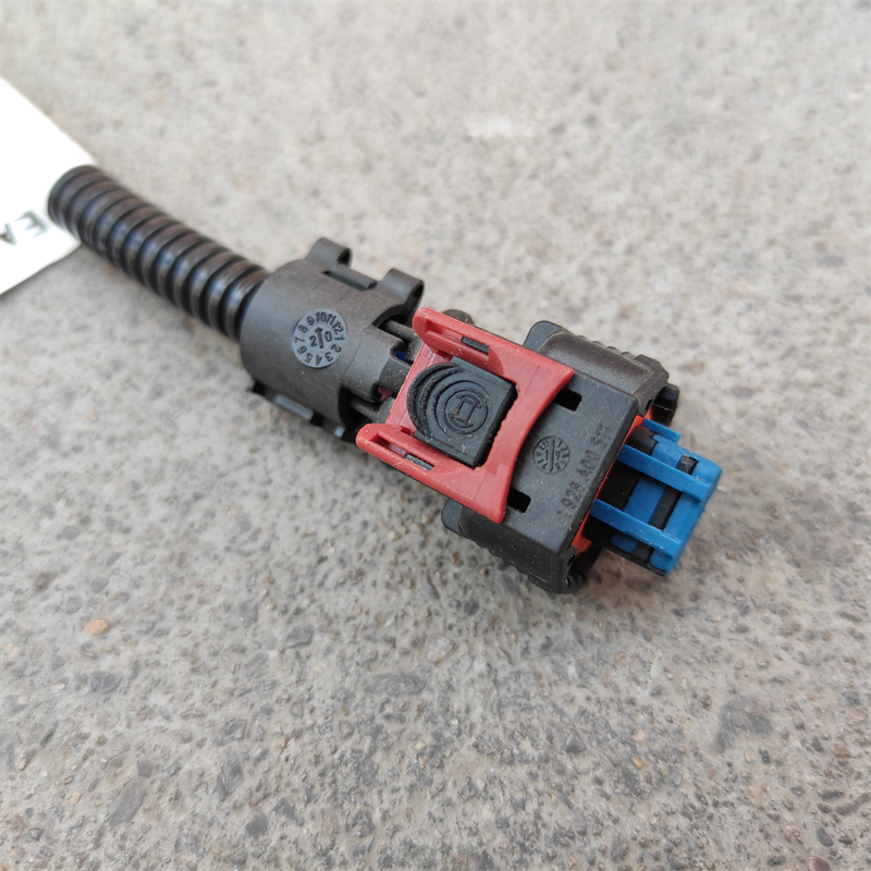 重汽曼天然气点火线圈插头接头