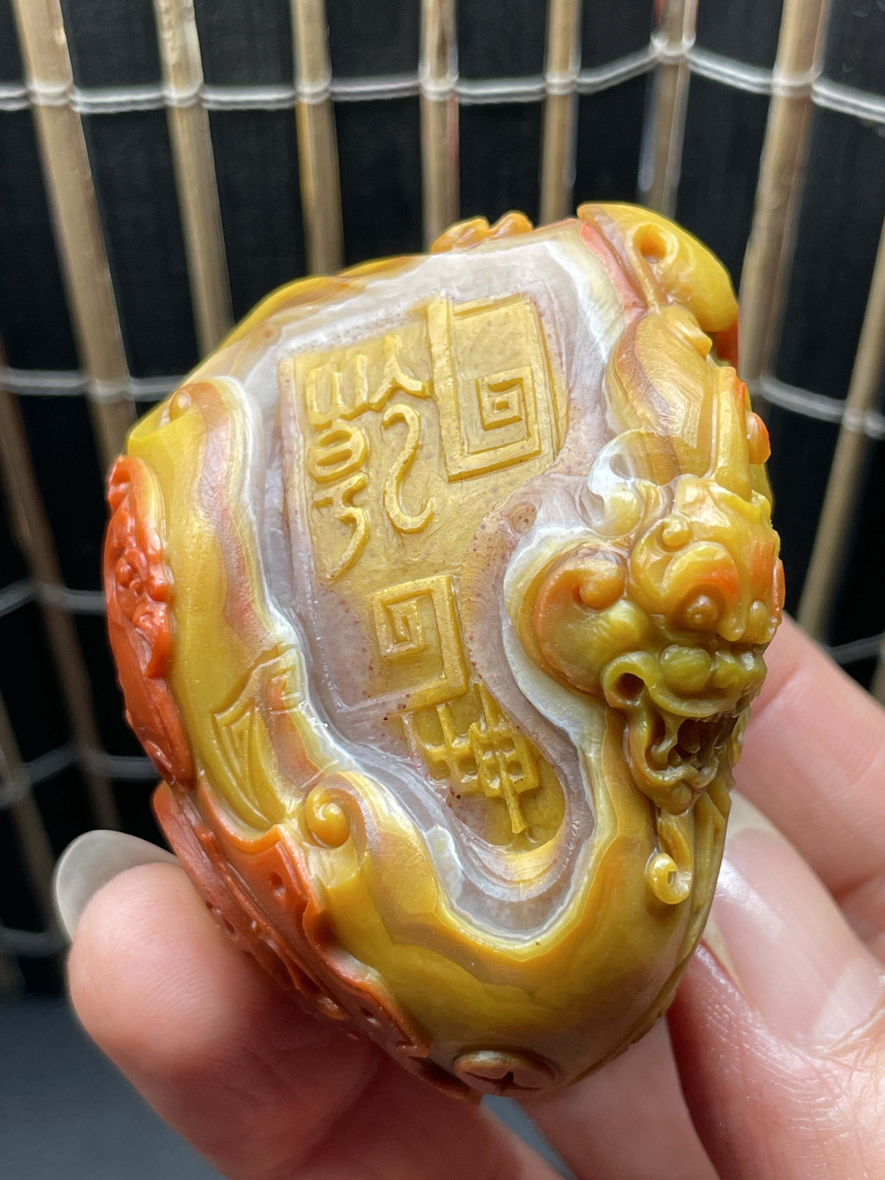 战国红玛瑙精品大湾红黄俏色巧雕精雕貔貅把件摆件