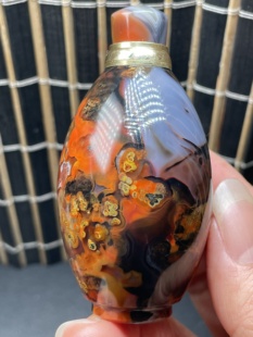 战国红玛瑙精品平顶山紫罗兰魔幻意境俏色多彩鼻烟壶摆件把件