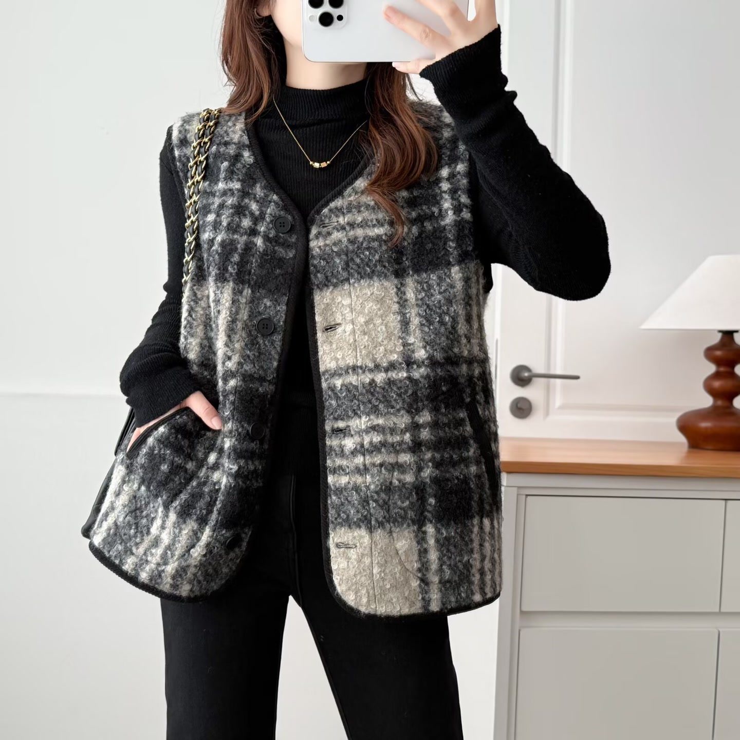 大码女装遮肚子胖mm秋冬款洋气时髦百搭无袖外套格纹叠穿马甲8632