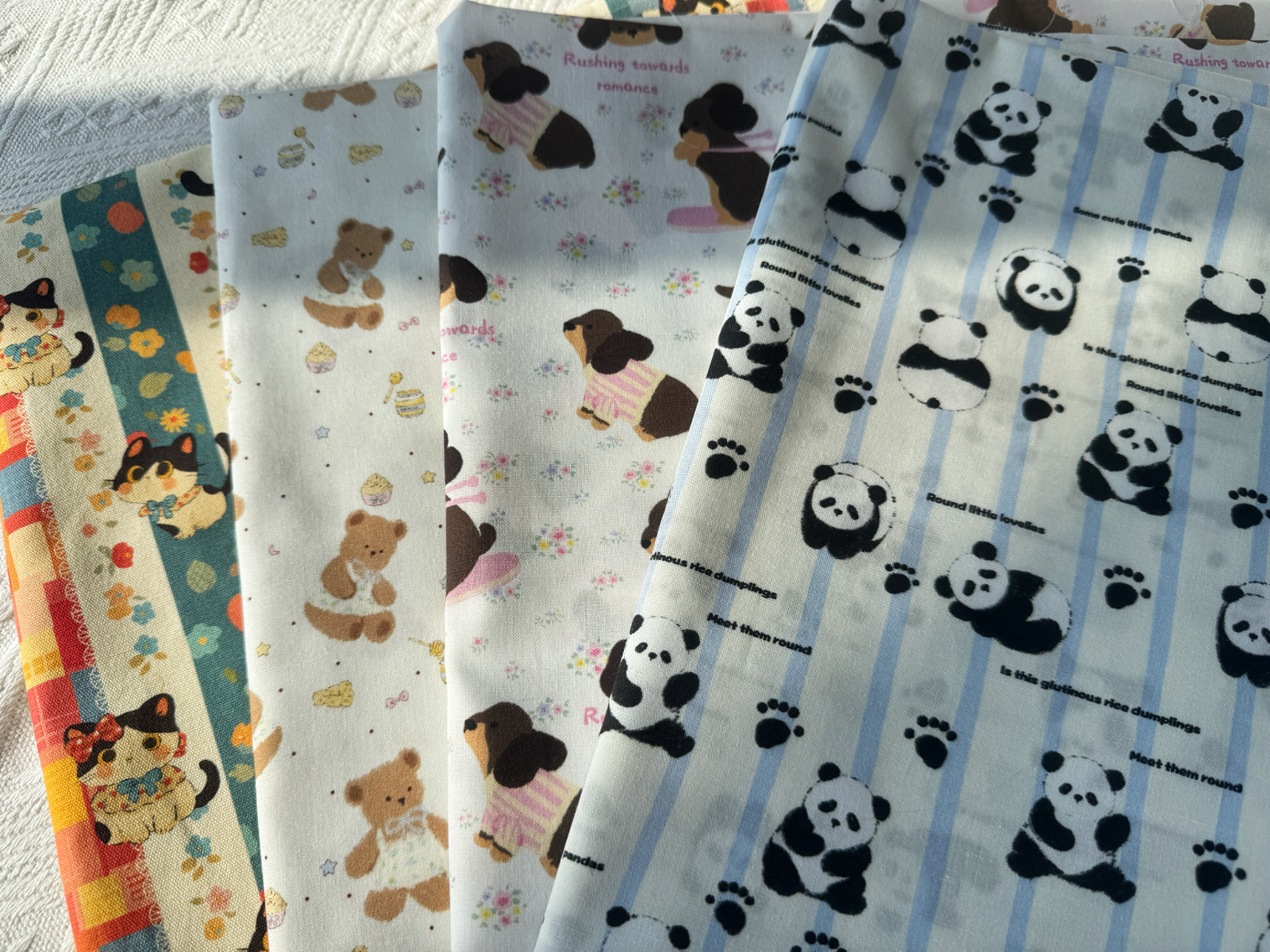 一米价40全棉府绸卡通猫咪腊肠狗洛丽塔裙衬衣棉服肠圈布料