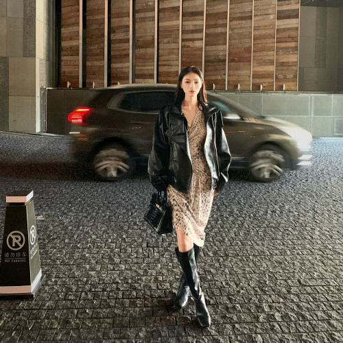 百搭拉链通勤理廓型皮外套女