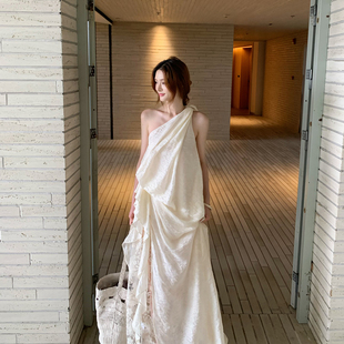 Lienni2026春夏新款拼接蕾丝宽松白栀暗纹提花斜肩长款连衣裙女