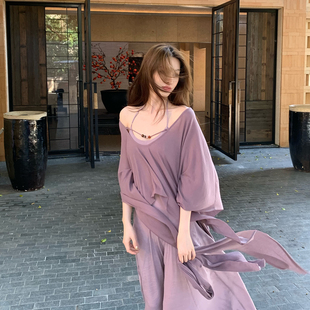 Lienni2025冬季新款气质收腰显瘦侘寂烟紫长款无袖挂脖连衣裙女