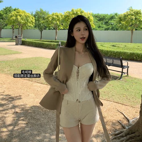 限量版中世纪胸衣毛呢外套