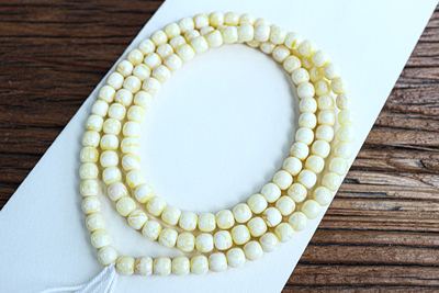 7mm俄料瓷白花蜡老型珠链子 精工高桩 重：25.55克