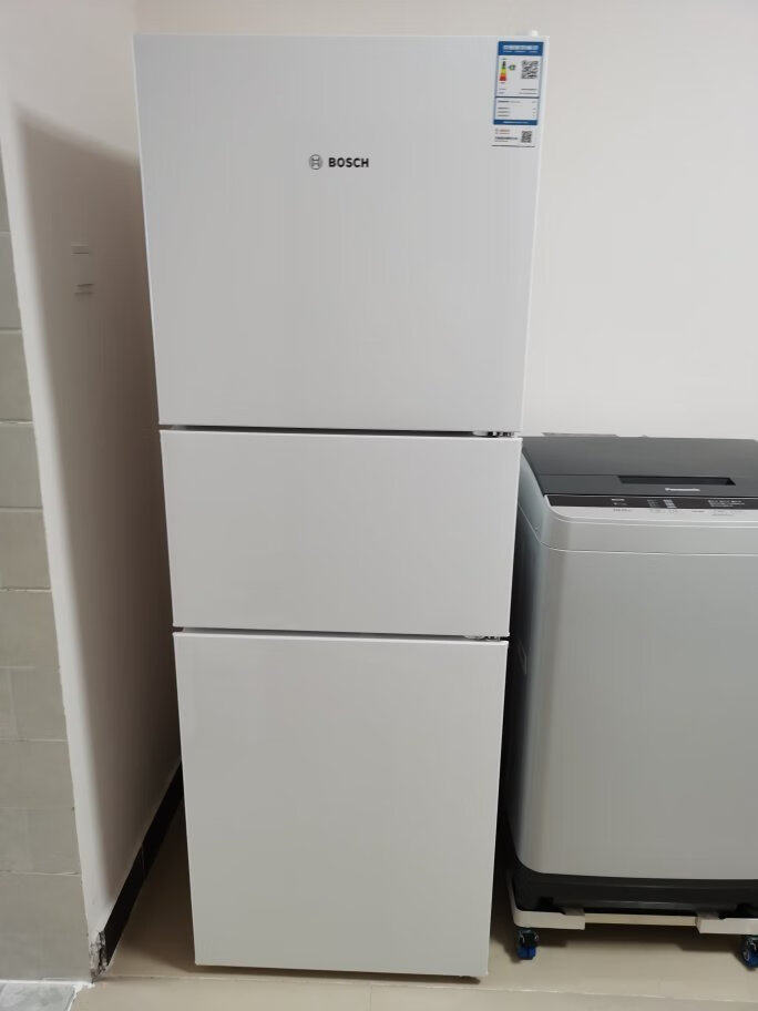 Bosch/博世 KGN28V220C 三门风冷无霜小尺寸家用 电冰箱